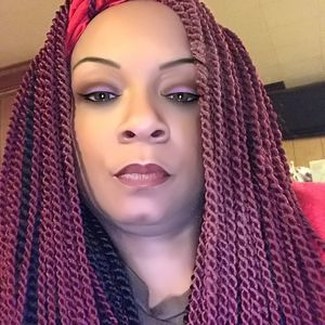 Meet your Posher, Fay